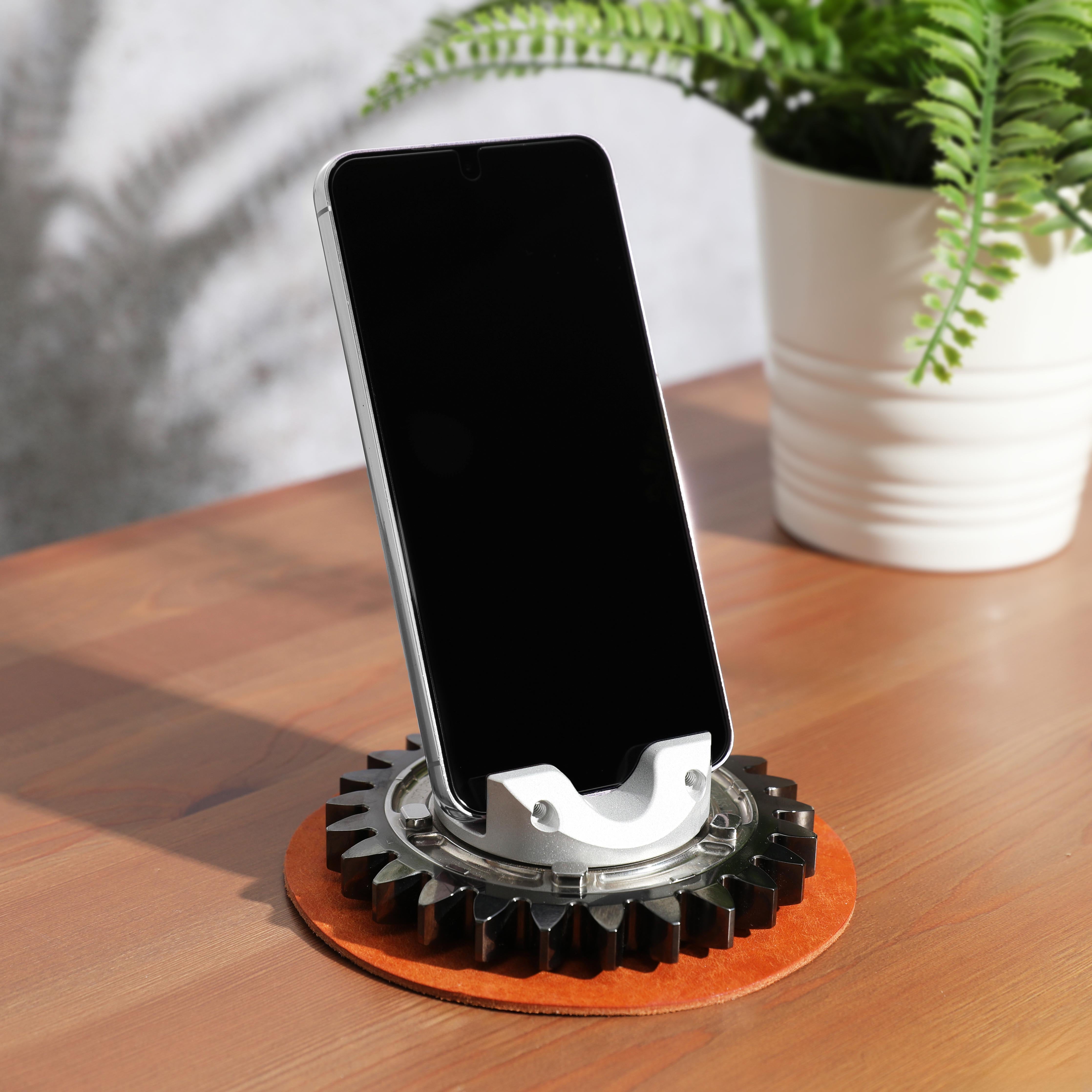 Formula 1 Gear Ratio Phone Holder - Green