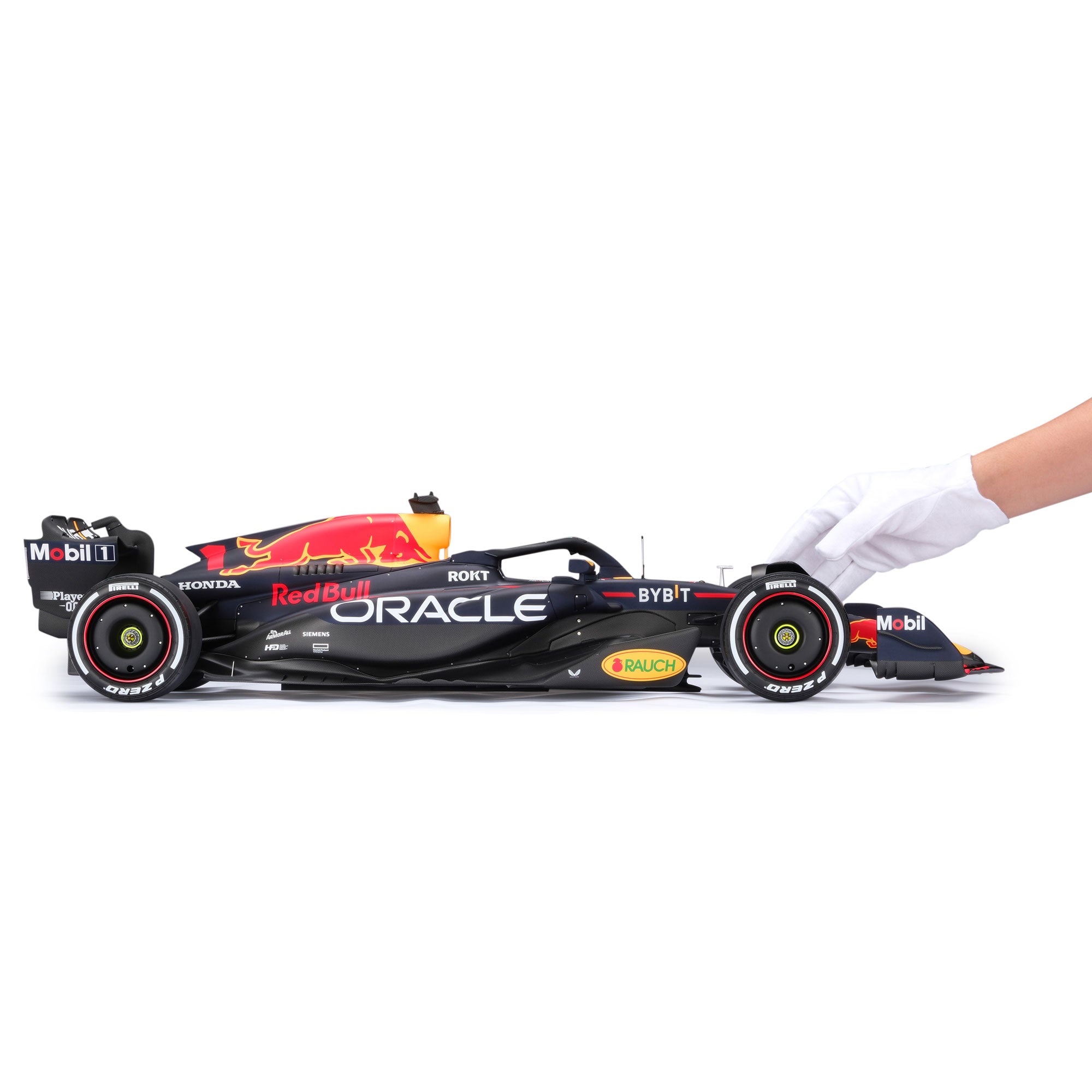 Max Verstappen 2023 RB19 1:8 Scale Model