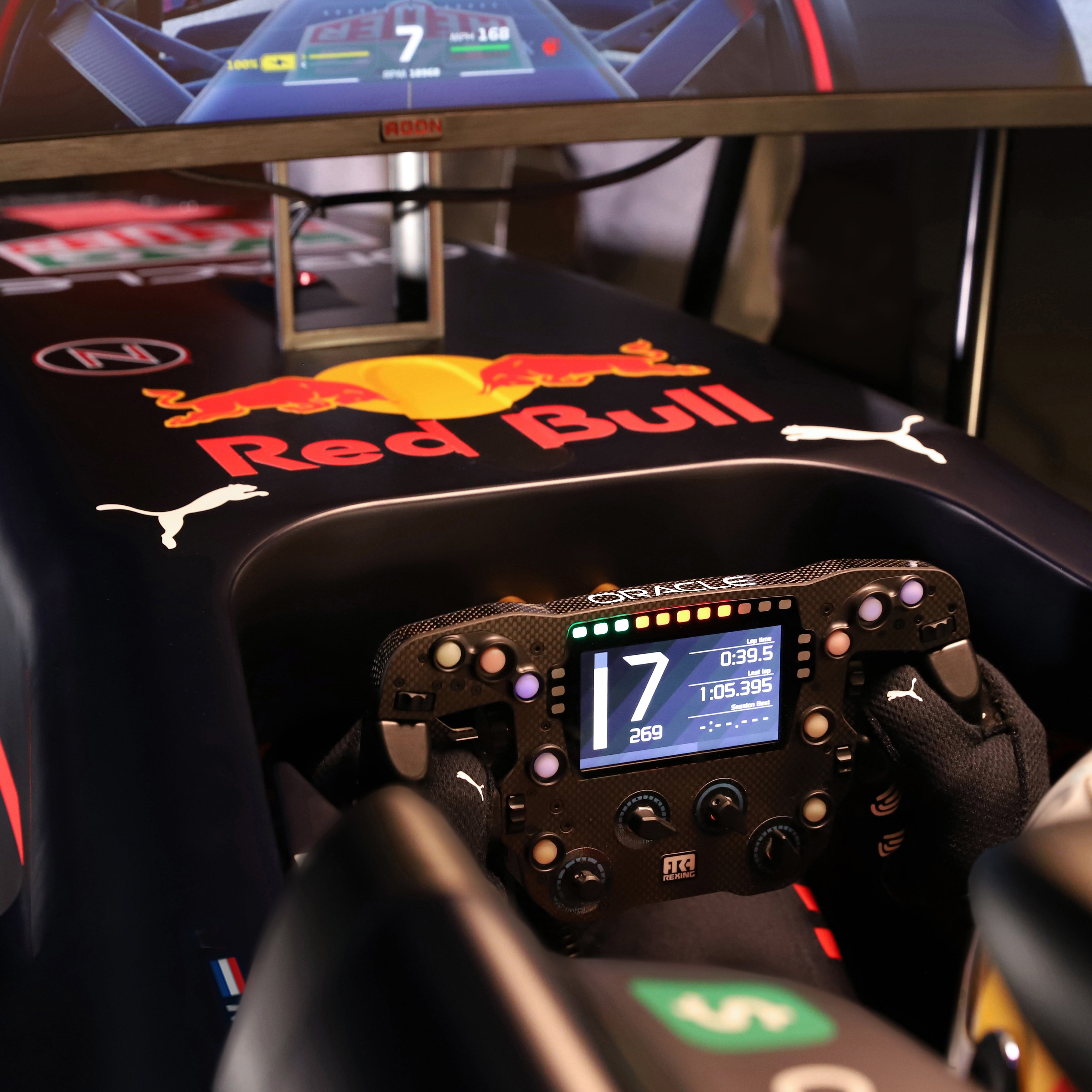 Official 2022 Oracle Red Bull Racing RB18 F1 Team Simulator – Race Edition