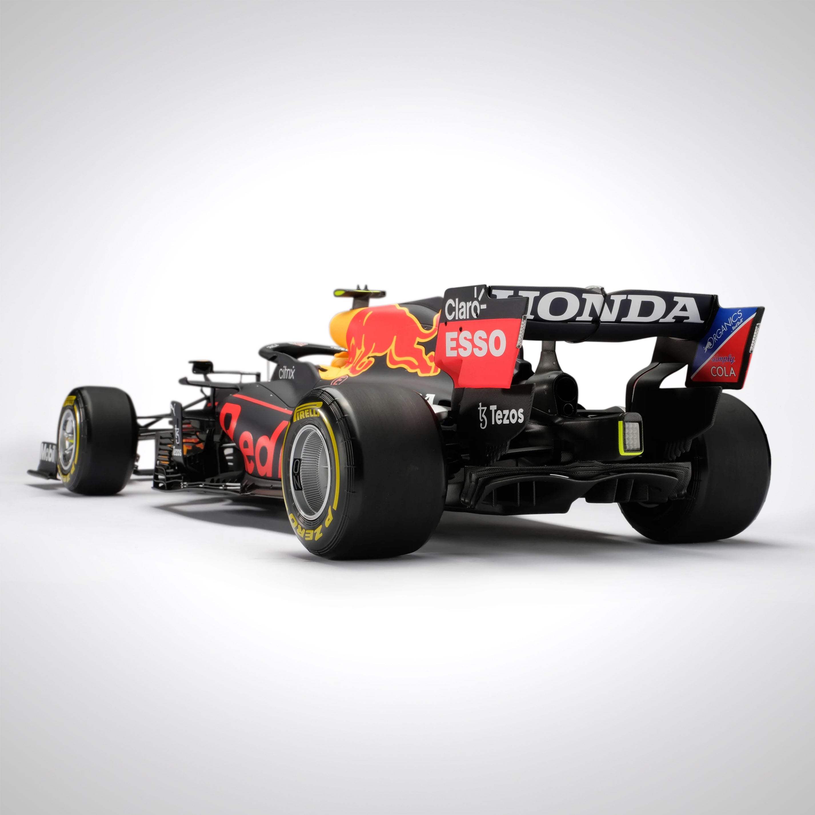 Sergio Perez 2021 Oracle Red Bull Racing F1 Team RB16B 1:8 Scale Model – Abu Dhabi GP 