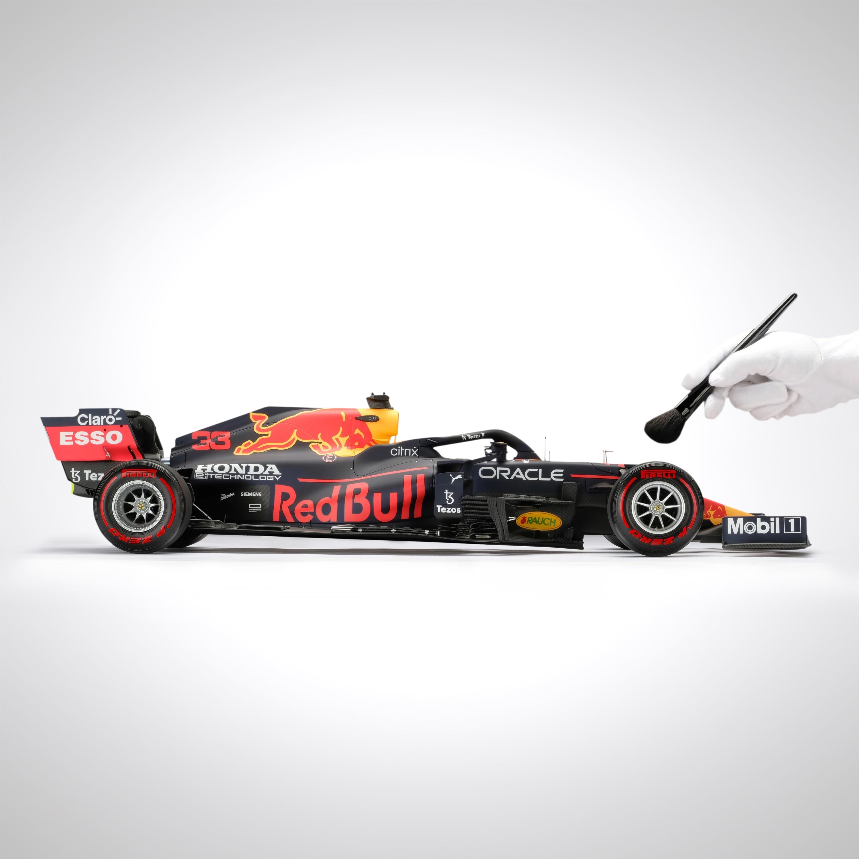 Max Verstappen 2021 Oracle Red Bull Racing RB16B 1:8 Scale Model – Abu Dhabi GP