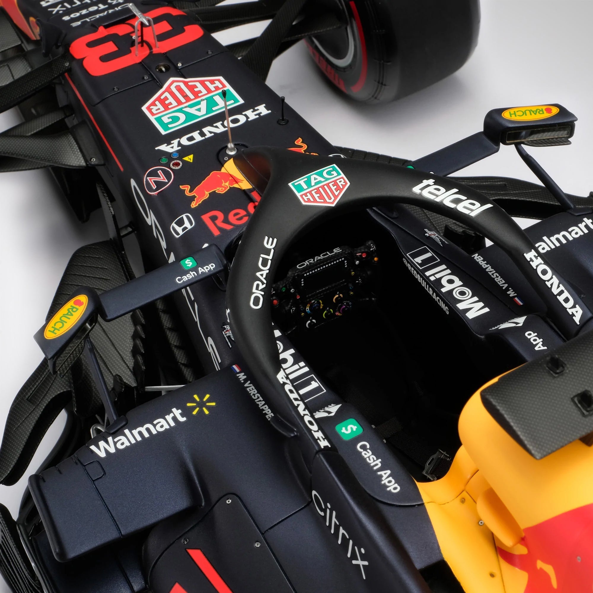 Max Verstappen 2021 Oracle Red Bull Racing RB16B 1:8 Scale Model – Abu Dhabi GP