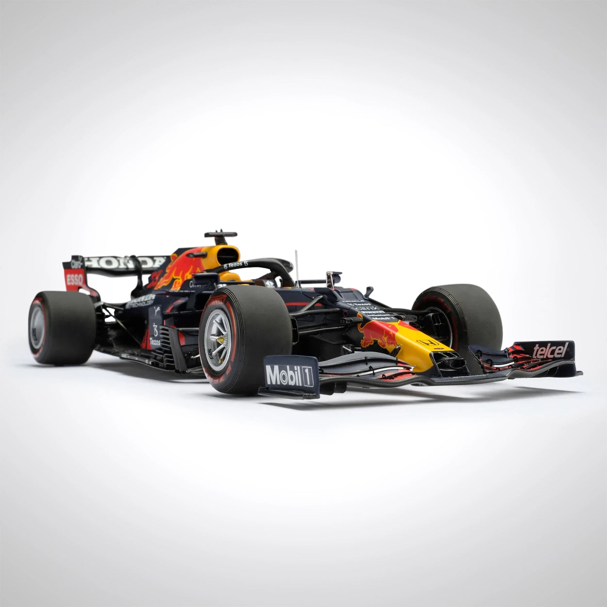 Max Verstappen 2021 Oracle Red Bull Racing RB16B 1:8 Scale Model – Abu Dhabi GP