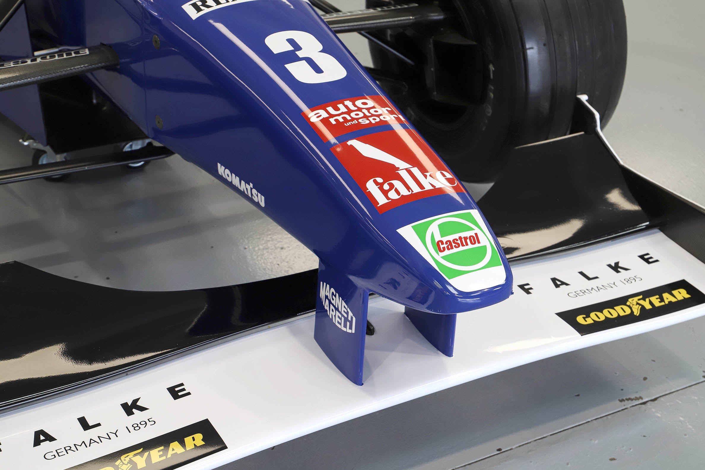 1997 Williams FW19 Jacques Villeneuve Championship Winning Official F1® Show Car